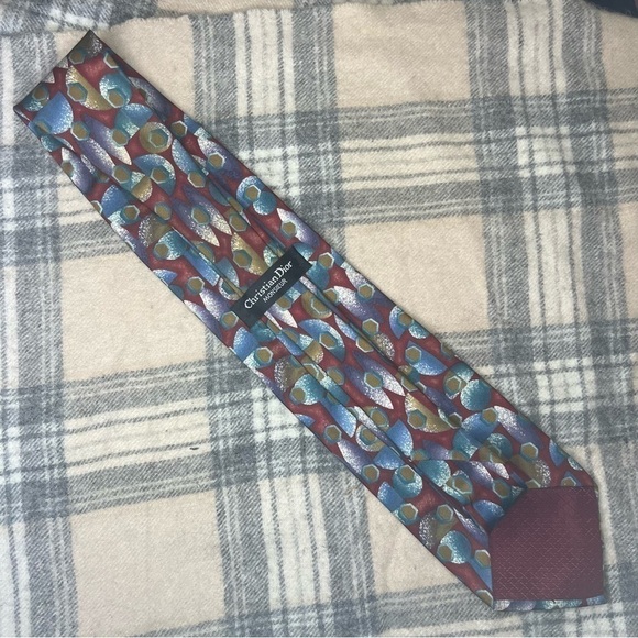 Christian Dior Hexagonal Abstract Print Neck Tie - Picture 6 of 6
